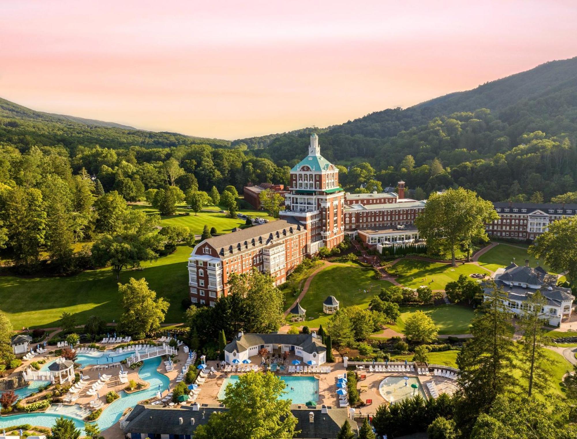 The Omni Homestead Resort & Spa Hot Springs Bagian luar foto